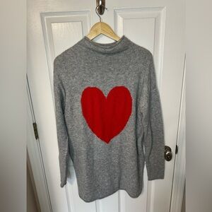 Cupcakes and Cashmere Pullover Sweater Womens M Gray Heart Love Cozy Winter